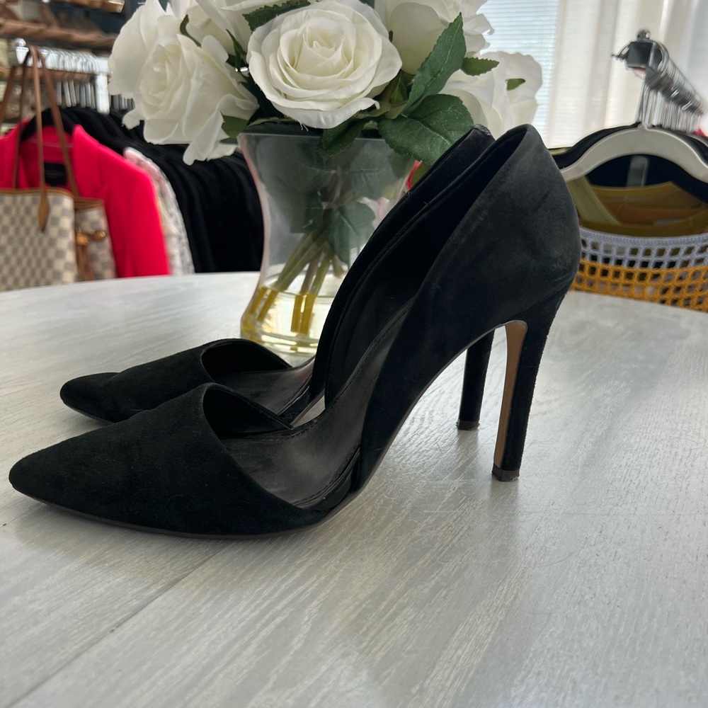 Banana Republic Suede Pumps